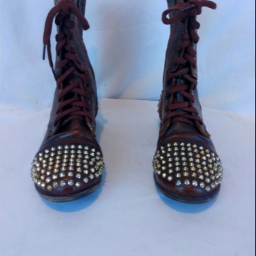 Steve Madden Brown Leather Studded Boots